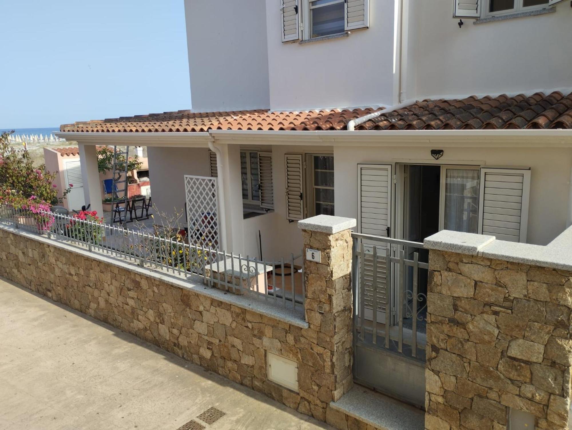 Summer Room- Fronte Spiaggia La Caletta Exterior photo