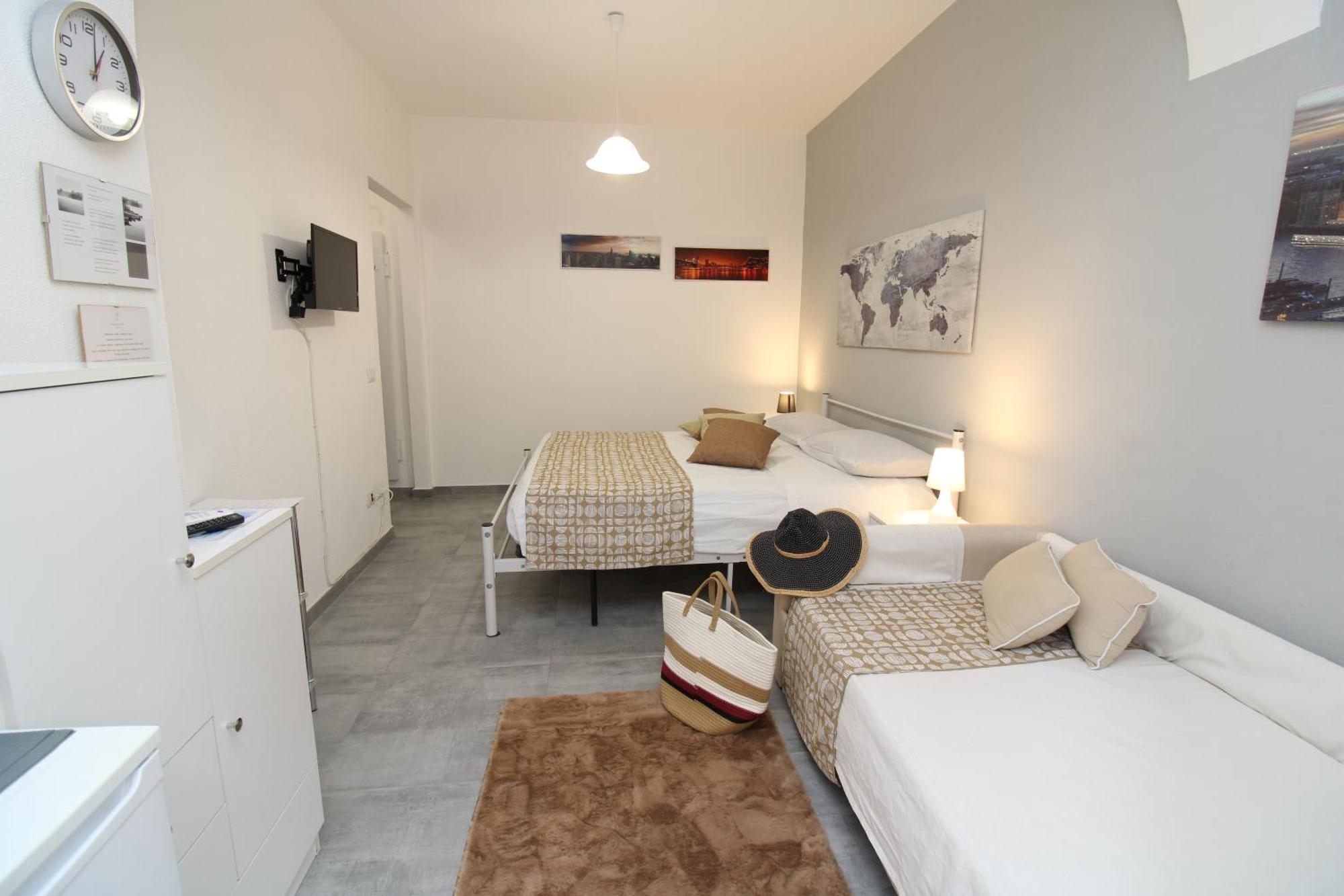 Summer Room- Fronte Spiaggia La Caletta Exterior photo